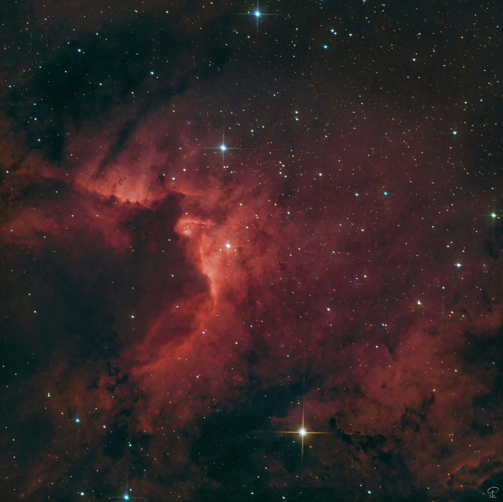 SH2-155 Höhlennebel SH2-155. Das war meine zweite Testaufnahme mit dem großen Newtonteleskop vor dem Tuning, das in der Ausrüstungs-Sektion beschrieben ist.