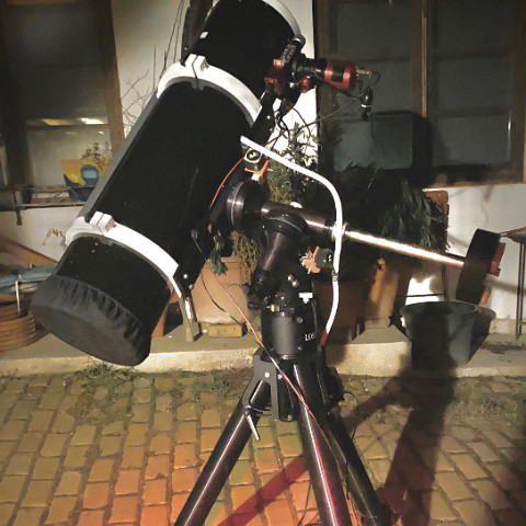 camphoto_959030623 Nächtlicher Schnappschuss der neuen alten Losmandy G11 Nachführung mit meinem 10-Zoll Newtonteleskop. Mit dieser Kombination habe ich erstmals ganz ohne...