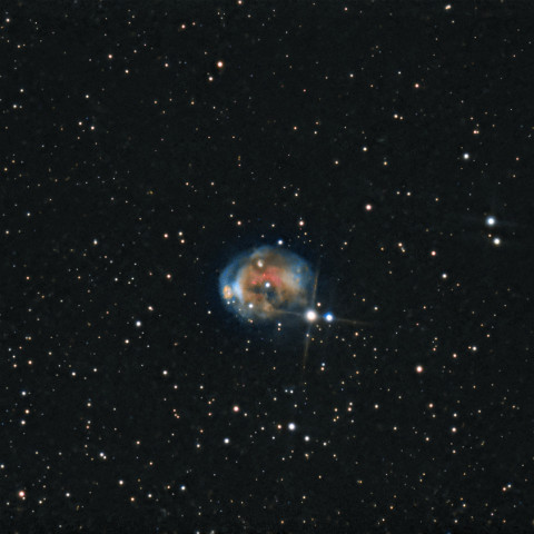 NGC_7008 Um mit meiner experimentellen Kombination aus Planetenkamera und 10-Zoll Teleskop etwas mehr Erfahrungen zu sammeln habe ich letzte Nacht einen winzigen aber...